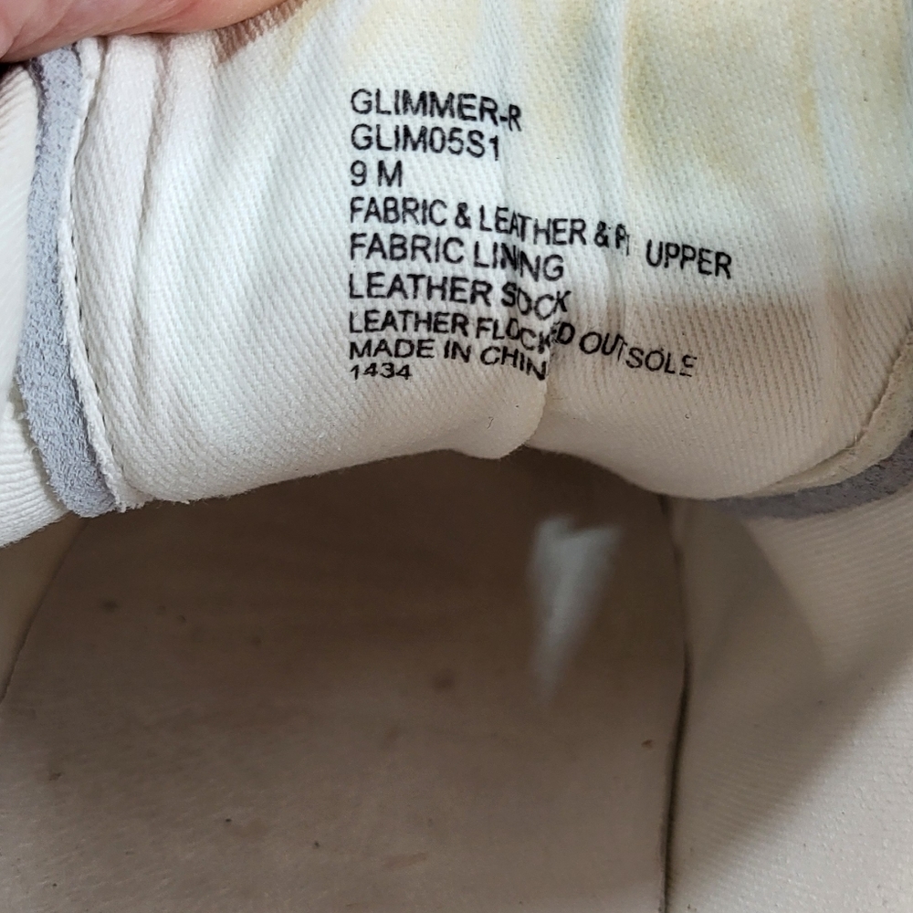 Elegant Silver Women's Sneakers - Picture 10 of 10